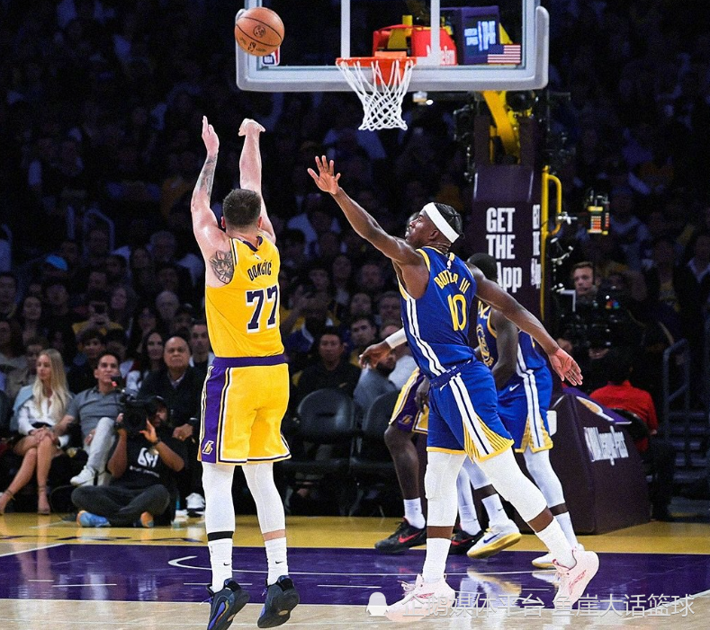 而湖人输掉, 里夫斯却没, inews 而湖人输掉, 里夫斯却没, inews